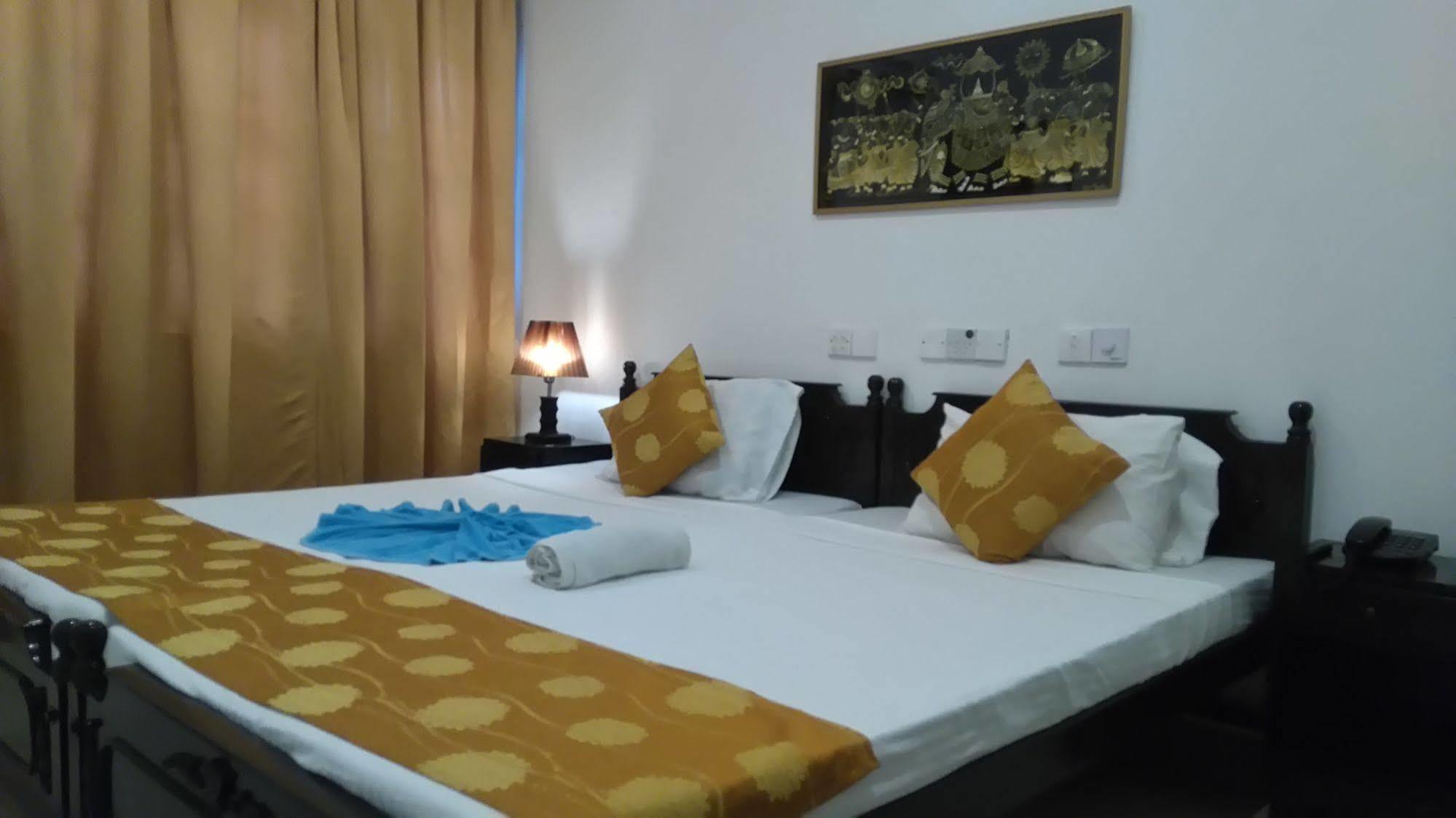Beverly Hills Hotel Dehiwala-Mount Lavinia Kültér fotó