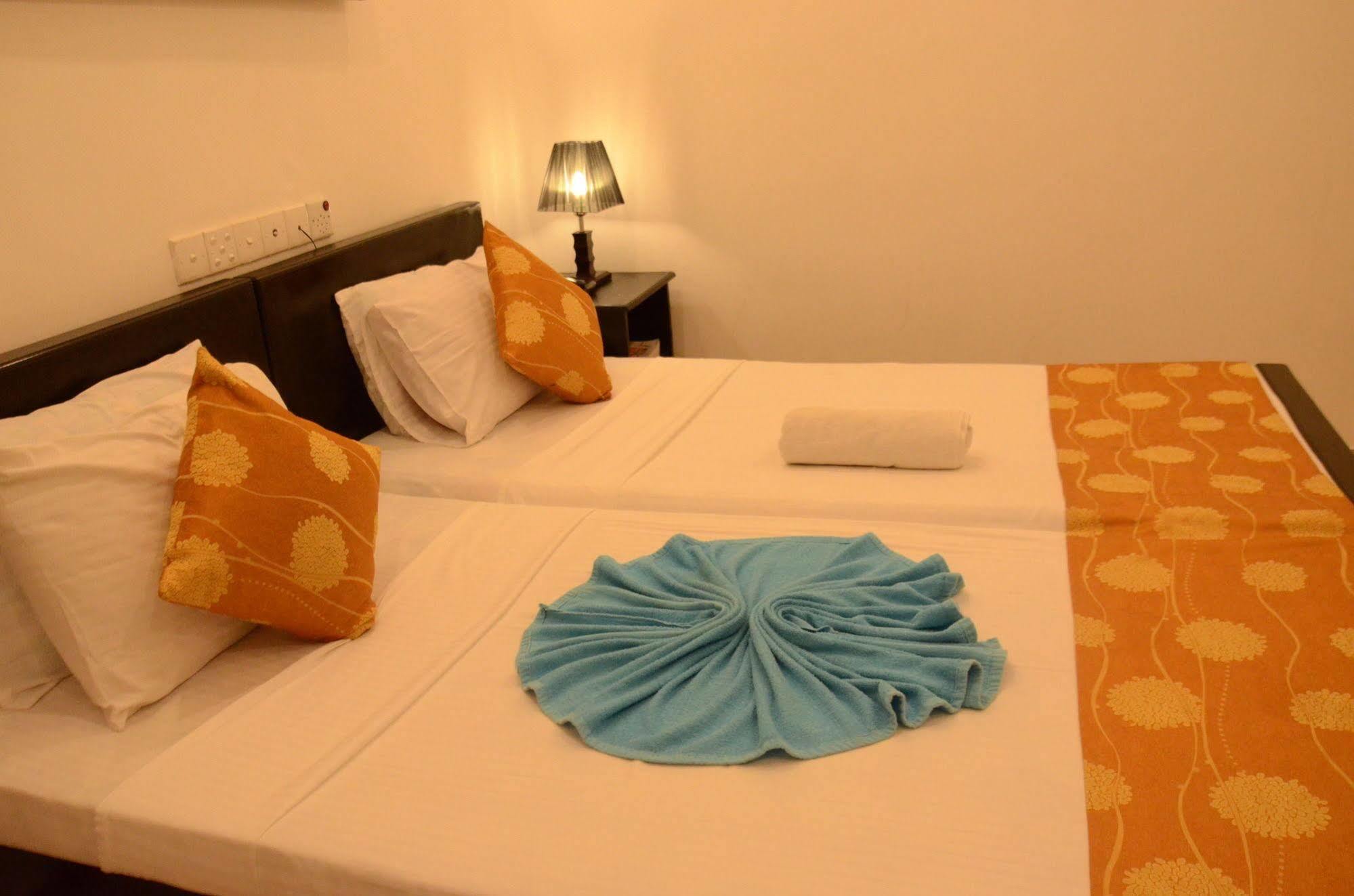 Beverly Hills Hotel Dehiwala-Mount Lavinia Kültér fotó