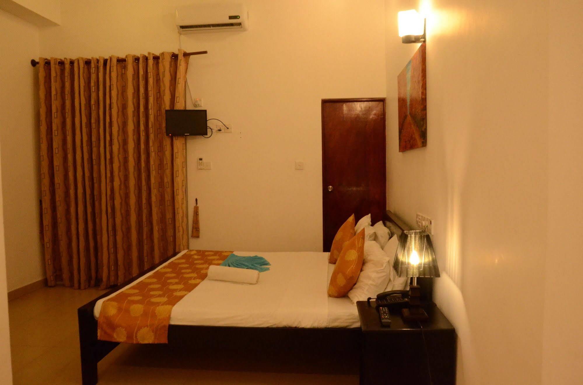 Beverly Hills Hotel Dehiwala-Mount Lavinia Kültér fotó