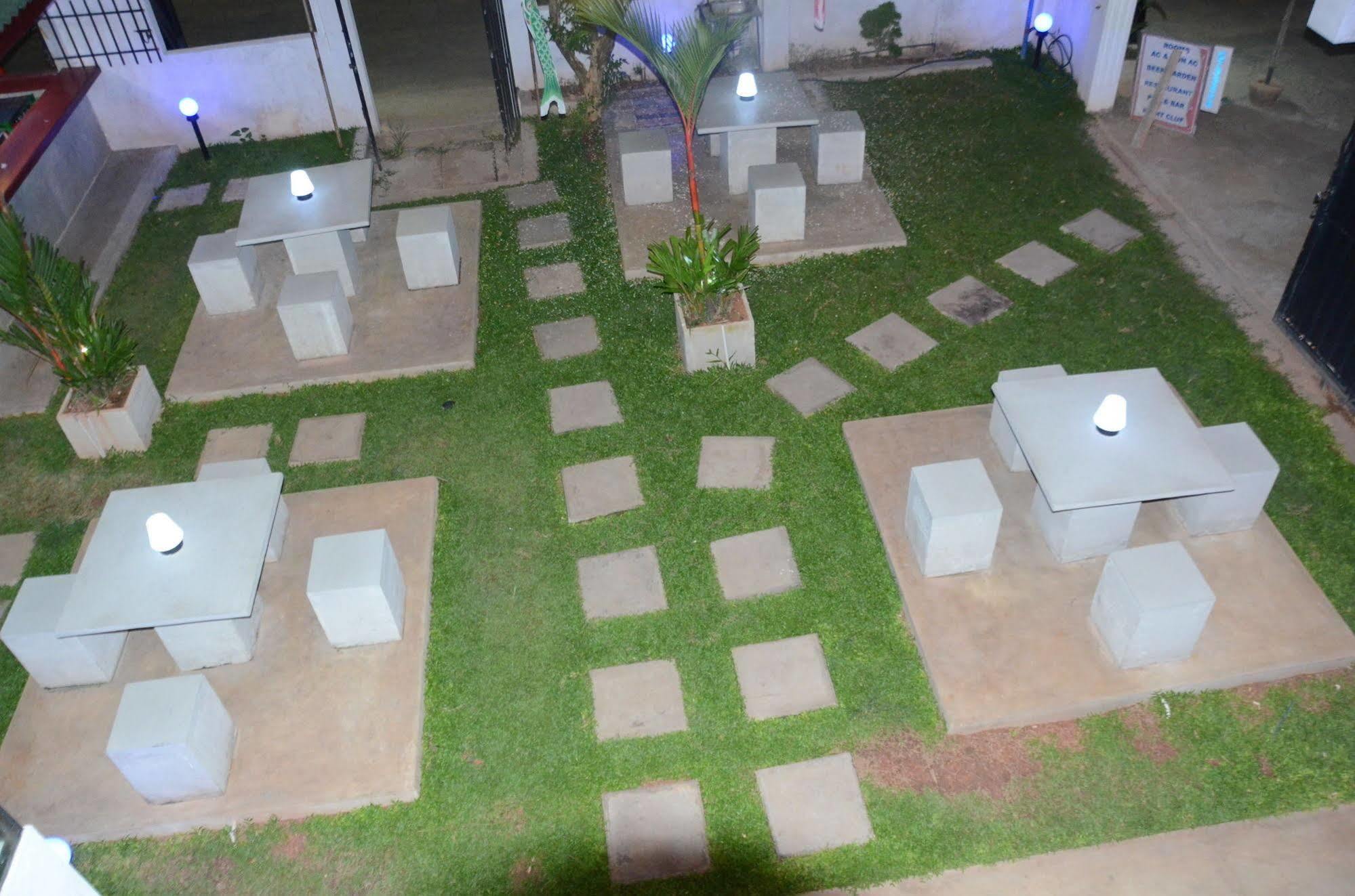 Beverly Hills Hotel Dehiwala-Mount Lavinia Kültér fotó