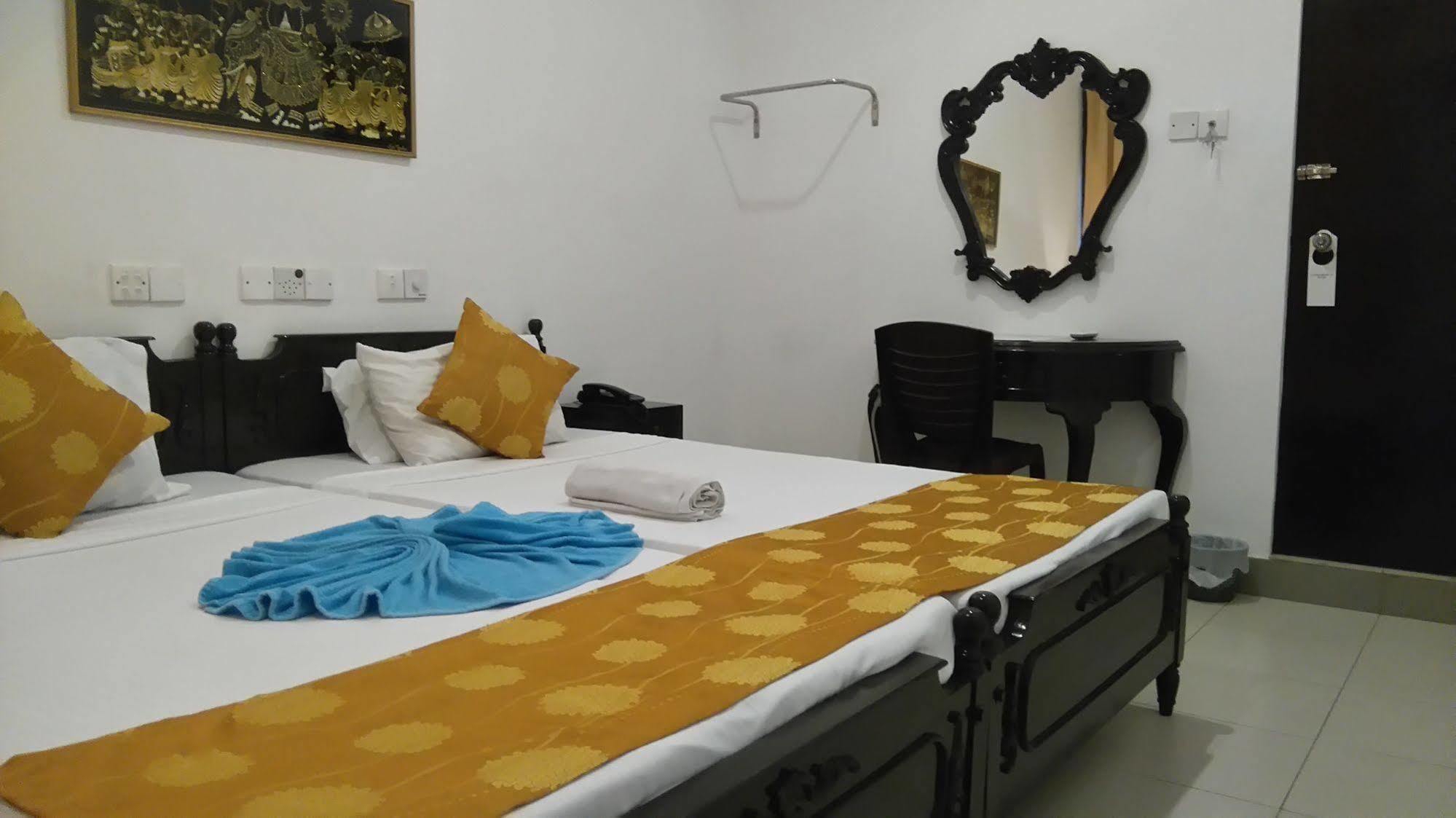 Beverly Hills Hotel Dehiwala-Mount Lavinia Kültér fotó